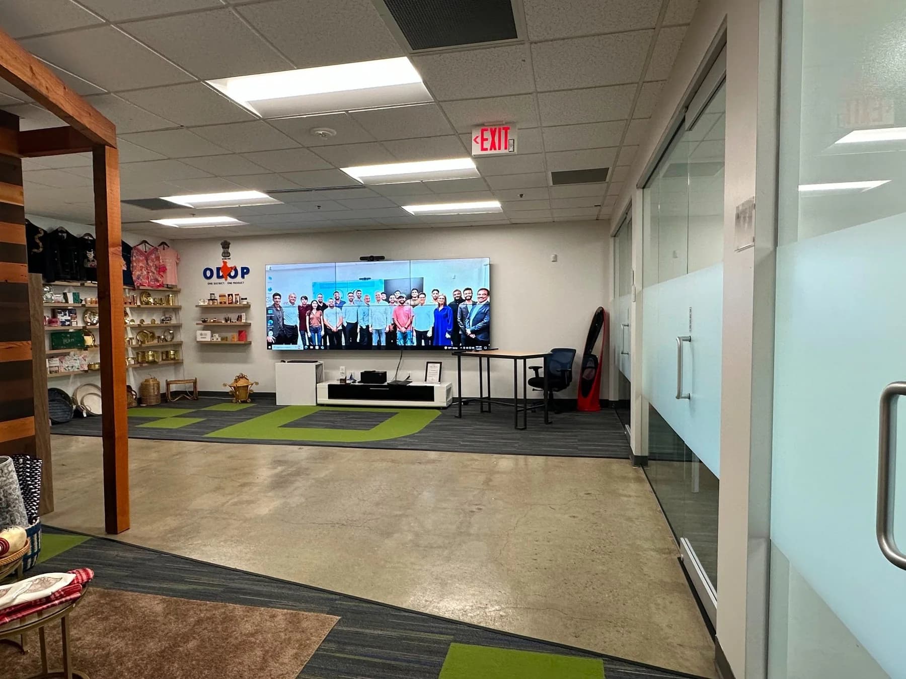 The working product showcase and meeting floor at USICC